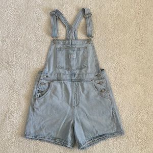 LEVI’S VINTAGE OVERALL SHORTS